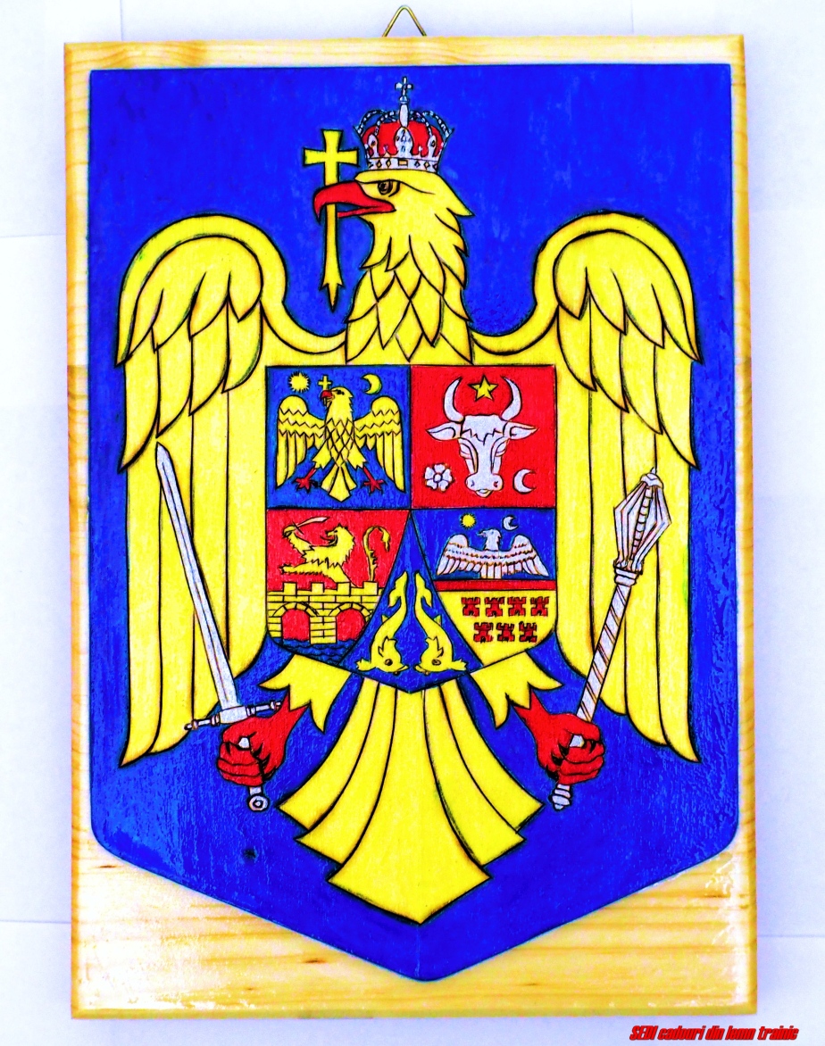 Stema României simbol național pirogravat si pictat pe lemn