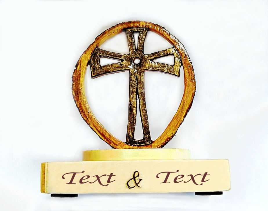 Cruce din lemn de tei un cadou personalizat